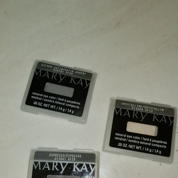 Makeup - Picture 3 of 3